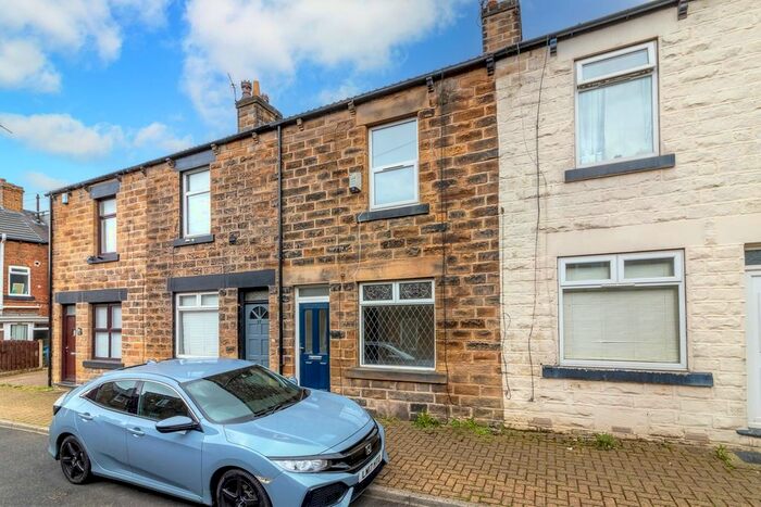 4 Bedroom Terraced House To Rent In Wall Street, Barnsley, S70