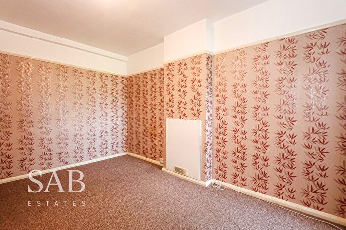 4 Bedroom Flat To Rent In Ruislip Road, Greenford, UB6