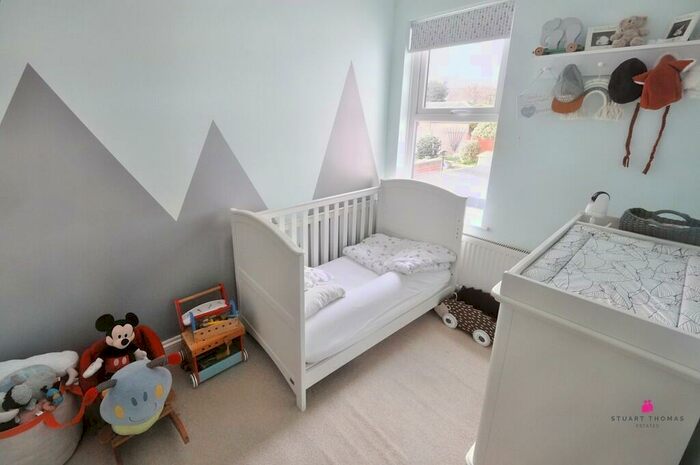 2 Bedroom End Of Terrace House To Rent In Parkstone Avenue, Thundersley, SS7