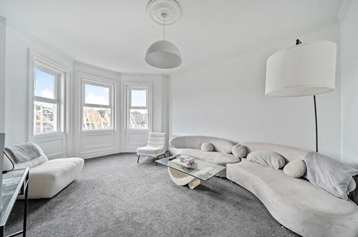 2 Bedroom Flat For Sale In Southcote Road, Bournemouth, Dorset, BH1