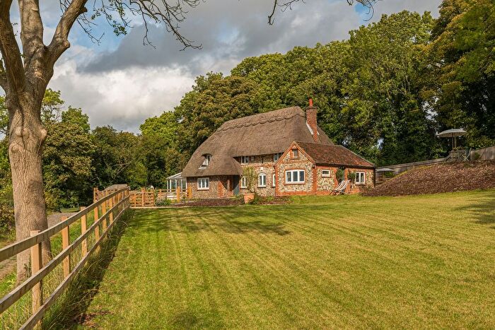 4 Bedroom Detached House For Sale In Rifle Range Lane, Great Kimble, HP17