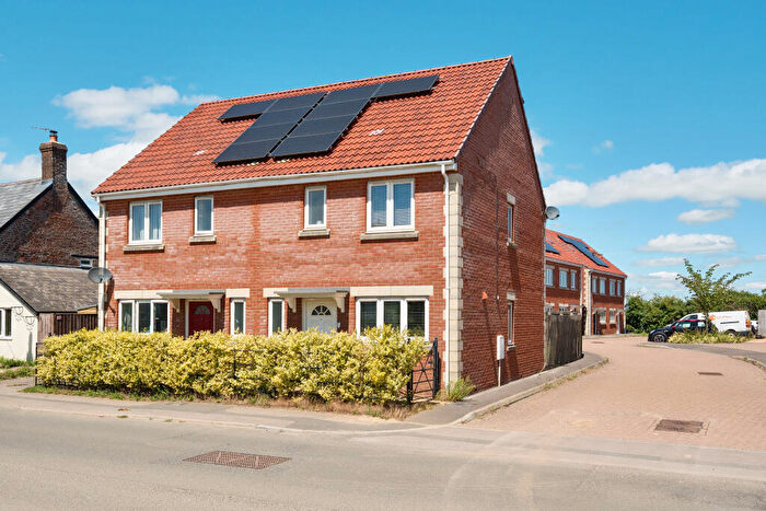 3 Bedroom Semi-Detached House For Sale In Chippenham Road, Lyneham, SN15