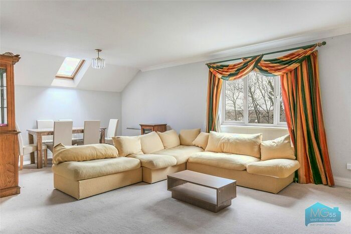 2 Bedroom Flat To Rent In Friern Park, North Finchley, London, N12