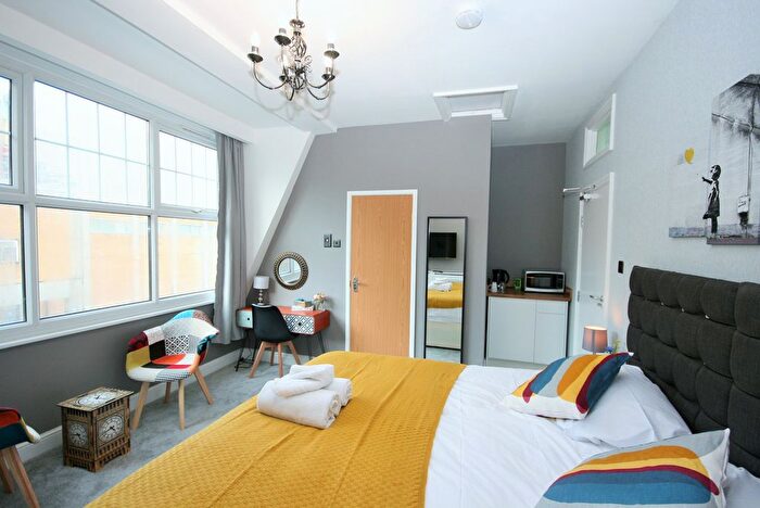 6 Bedroom Town House For Sale In Bricklane, E1