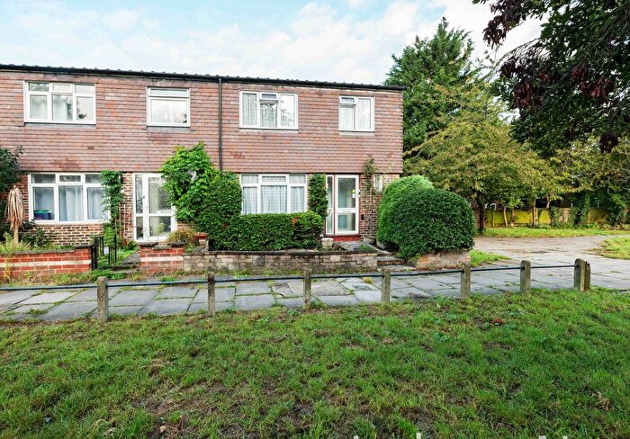 3 Bedroom End Of Terrace House To Rent In Cumberland Close, Epsom, KT19