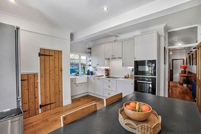 2 Bedroom Flat For Sale In Swaby Road, Earlsfield, London, SW18