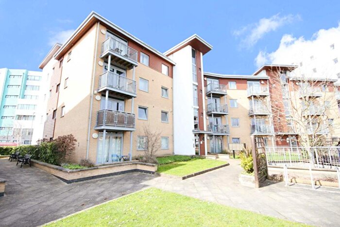 2 Bedroom Apartment To Rent In Kelvin Gate, Bracknell, RG12