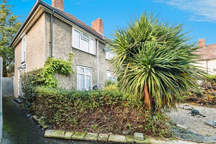 2 Bedroom Flat For Sale In Markyate Road, Dagenham, RM8