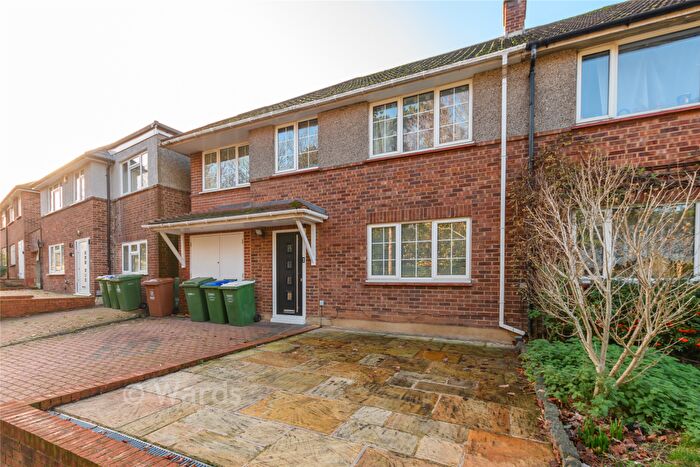 4 Bedroom Semi Detached House For Sale In Upper Wickham Lane, Welling, Kent, DA16