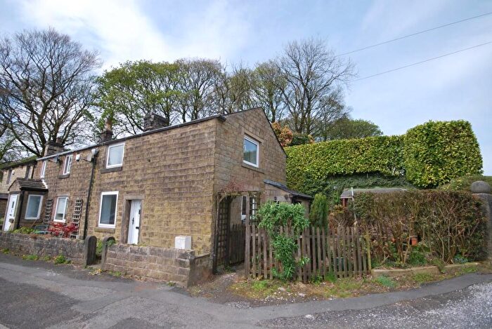 2 Bedroom Cottage To Rent In Helmshore Road, Holcombe, Bury, BL8
