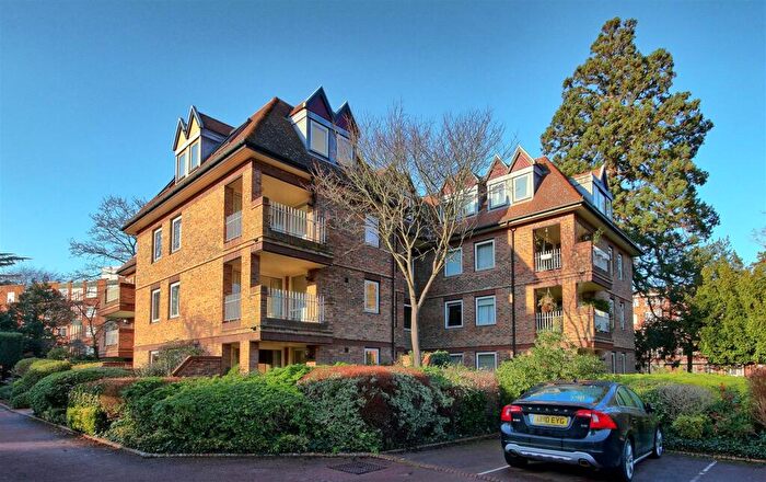 3 Bedroom Flat To Rent In Redwood Lodge, Grange Road, Cambridge, CB3