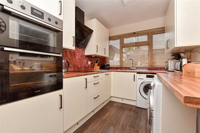 2 Bedroom Maisonette For Sale In Levett Road, Leatherhead, Surrey, KT22