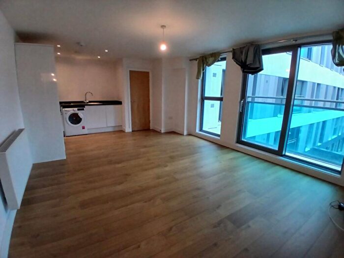 2 Bedroom Apartment To Rent In Cromwell Place, Redhill, RH1