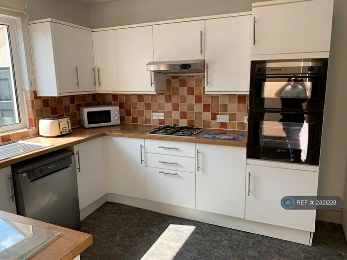 4 Bedroom Terraced House To Rent In Pinhoe Road, Exeter, EX4