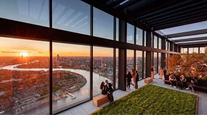 3 Bedroom Flat For Sale In Landmark Square, London, E14