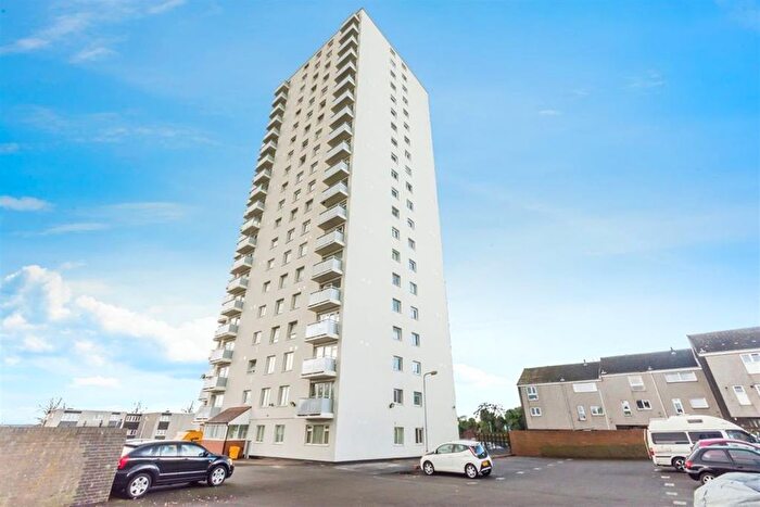 2 Bedroom Flat For Sale In Okement Drive, Wednesfield, Wolverhampton, WV11