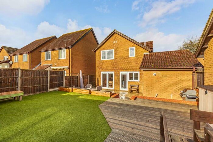 3 Bedroom Detached House To Rent In Trentham Avenue, Bournemouth, BH7