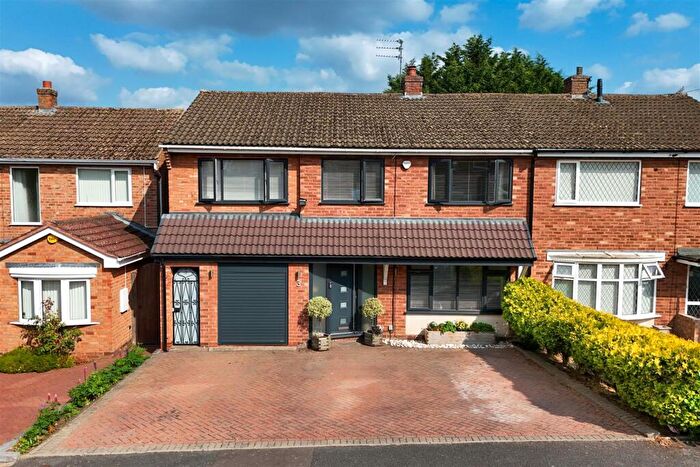 4 Bedroom Semi-Detached House For Sale In Arden Road, Hollywood, B47