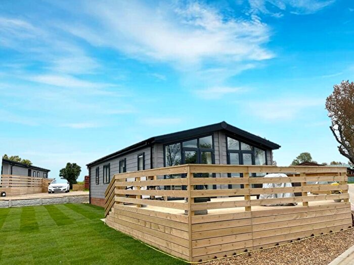 2 Bedroom Lodge For Sale In Tallington Lakes, PE9