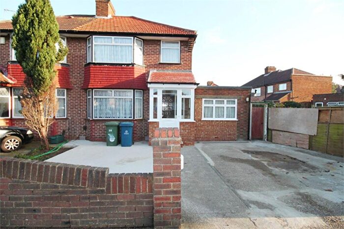 4 Bedroom Semi Detached House To Rent In Broomgrove Gardens, Edgware, HA8