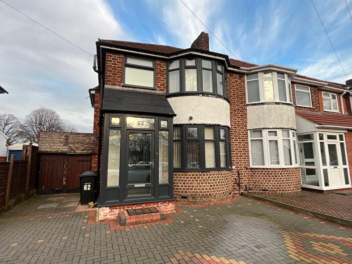 3 Bedroom Semi-Detached House To Rent In Bucklands End Lane, Hodge Hill, Birmingham, B34