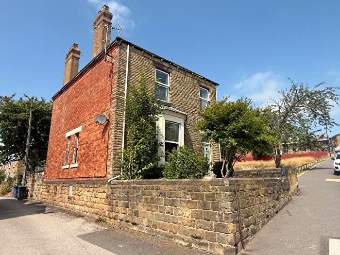 3 Bedroom Detached House For Sale In Hill Street, Elsecar, Barnsley, S74