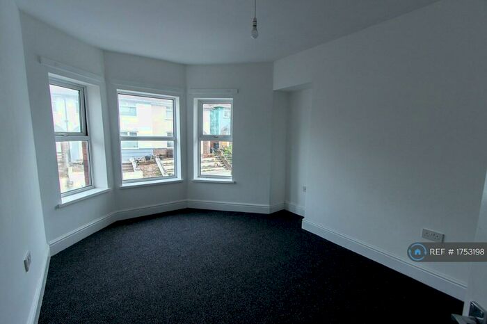 1 Bedroom Flat To Rent In Summerhill Avenue, Newport, NP19