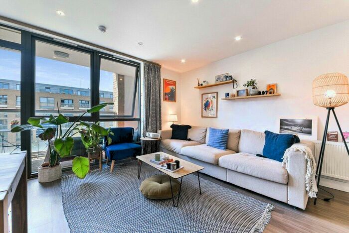 1 Bedroom Apartment To Rent In Arlington Avenue, London, N1