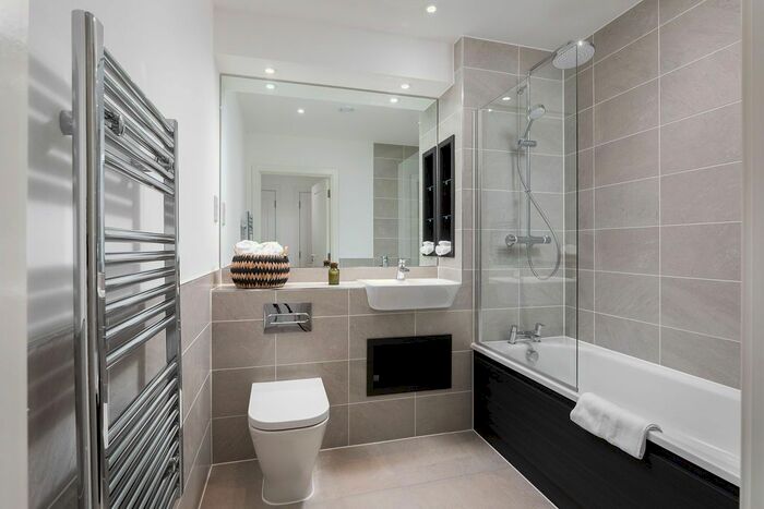 1 Bedroom Flat For Sale In "Blenheim " At Whiting Avenue, Greenhithe, DA9