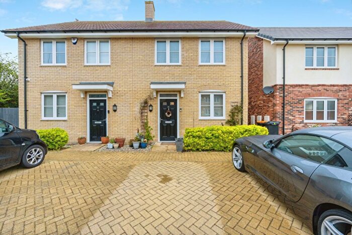 2 Bedroom Semi Detached House For Sale In Furrow Close, Wilstead, Bedford, Bedfordshire, MK45