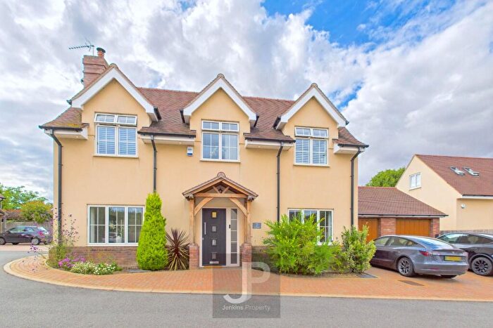 4 Bedroom Detached House For Sale In £, - £, Outings Lane, Doddinghurst, Brentwood, CM15