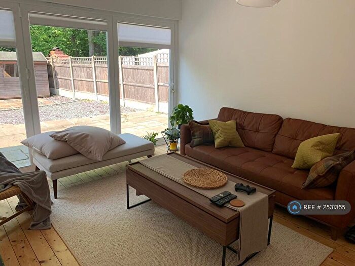 4 Bedroom End Of Terrace House To Rent In Peel Road, London, E18