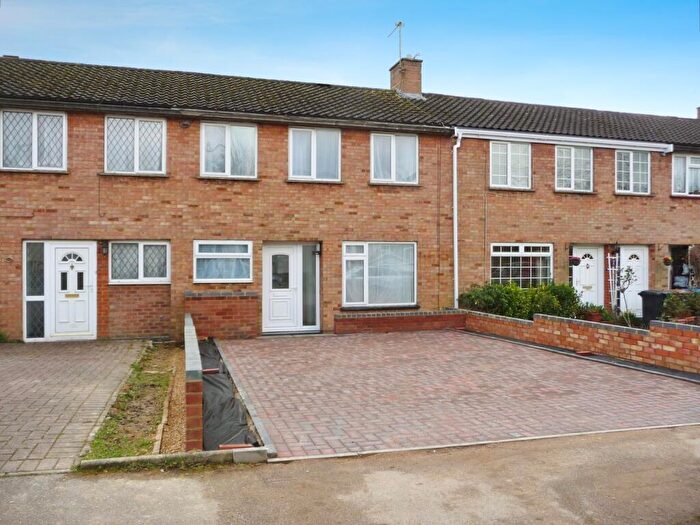 3 Bedroom Terraced House To Rent In Cherry Way, Hatfield, Hatfield, AL10