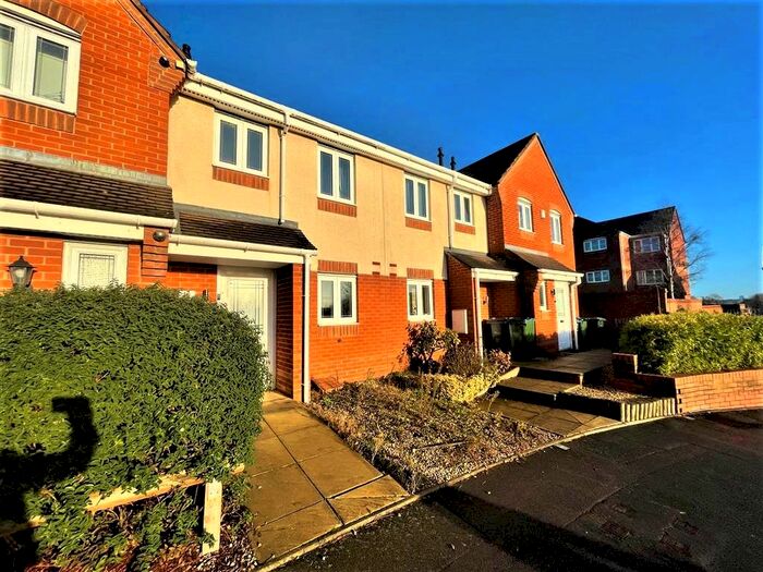 2 Bedroom Town House To Rent In The Furlong, Darlaston, Wednesbury, WS10