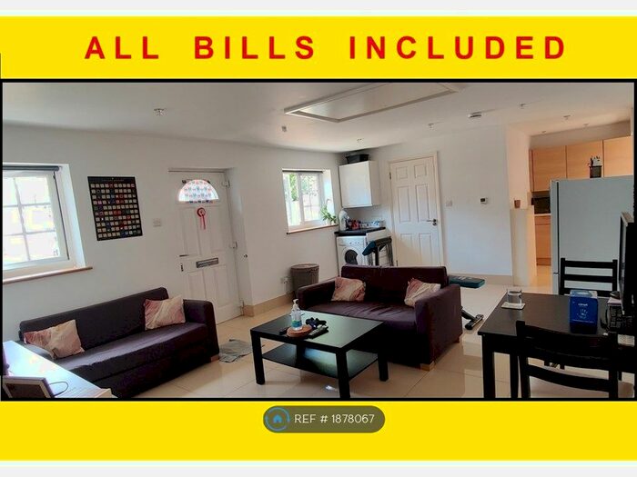 1 Bedroom Flat To Rent In Flower Lane, Mill Hill, NW7