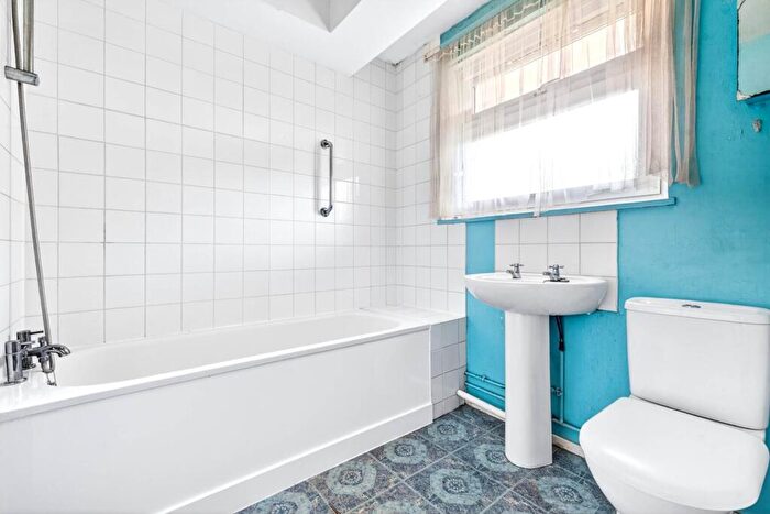 1 Bedroom Flat For Sale In Half Moon Crescent, N1 - Photo 10