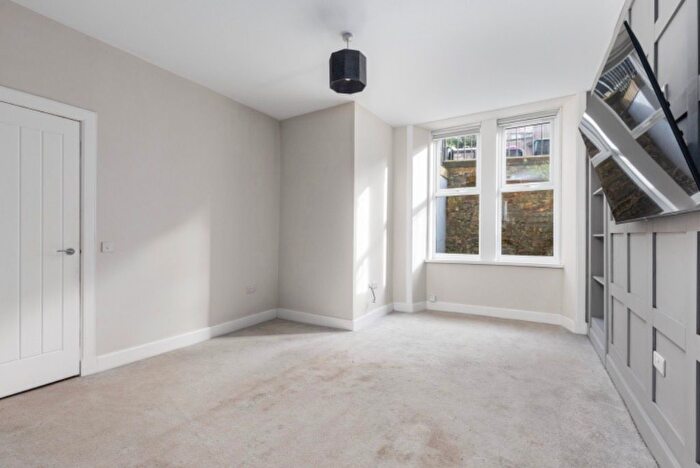 1 Bedroom Flat To Rent In Broughton Road, Broughton, Edinburgh, EH7