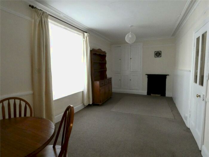 2 Bedroom Apartment To Rent In High Street, Caernarfon, Gwynedd, LL55