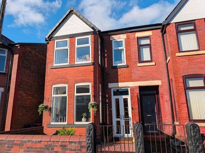 3 Bedroom Semi-Detached House For Sale In Osborne Road, Salford, M6