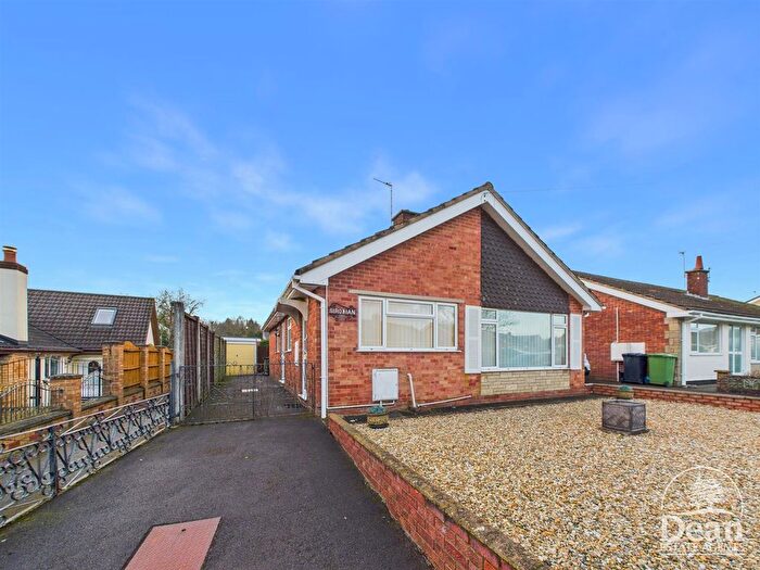 3 Bedroom Bungalow For Sale In Lancaster Drive, Lydney, GL15