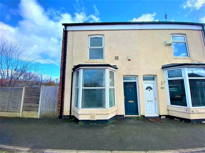 2 Bedroom Terraced House To Rent In Bolivia Street, Salford, M5