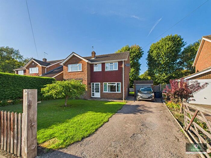 4 Bedroom Detached House To Rent In Brookhill Close, Copthorne, Crawley, RH10