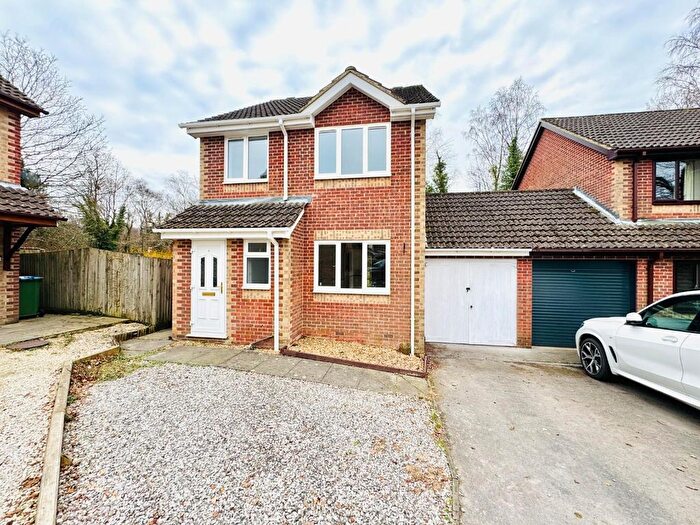 3 Bedroom Detached House To Rent In Tumulus Close, Southampton, SO19