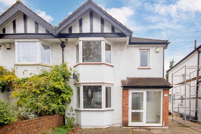 3 Bedroom House To Rent In Princes Avenue, Surbiton, KT6