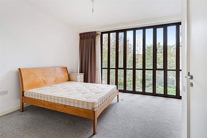 2 Bedroom Flat To Rent In Cabanel Place, Lollard Street, London, SE11