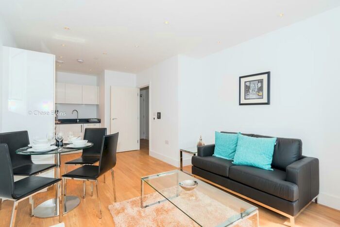 1 Bedroom Apartment To Rent In Gillespie Court, Queensland Terrace, Islington, N7