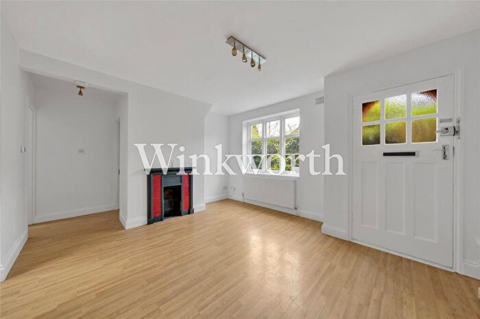 2 Bedroom Apartment To Rent In Addison Way, London, NW11