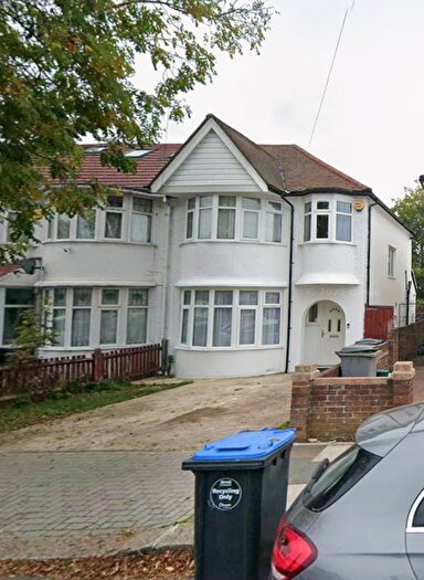 3 Bedroom Terraced House To Rent In Brampton Rd, Kingsbury, NW9