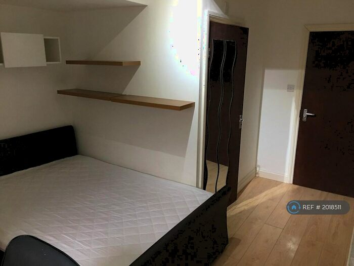 Studio To Rent In Prior Deram Walk, Coventry, CV4