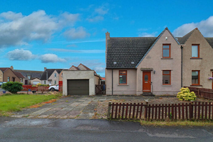 3 Bedroom Semi-Detached House For Sale In Balgreggie Park, Cardenden, KY5